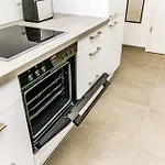 아파트 Stylish New Near Kleve For 2 People *
